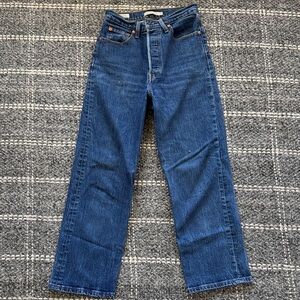 Levi's Women's High waisted button fly Blue Ankle Jeans